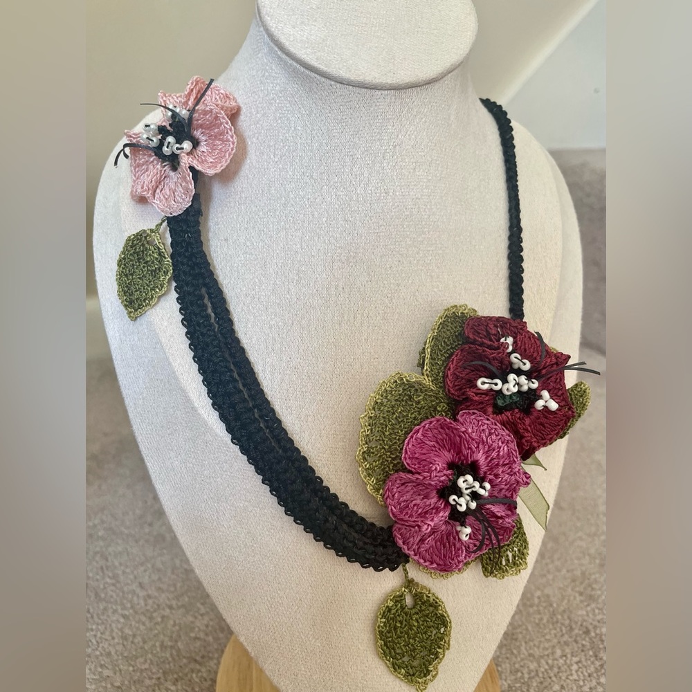 Handmade Crochet Choker Necklace, Headband with Flower Design and Beads